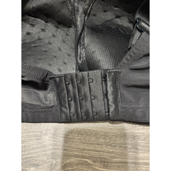 LIVI Lane Bryant Sports Bra 40DD Black Crisscross Front Medium Impact No-Wire - Picture 6 of 8